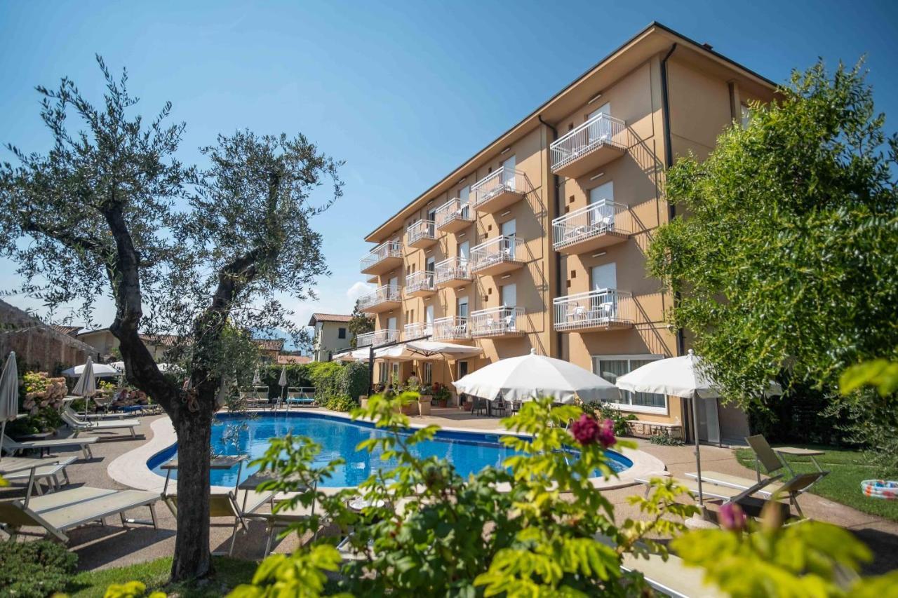 Hotel Romeo Торри-дель-Бенако Экстерьер фото